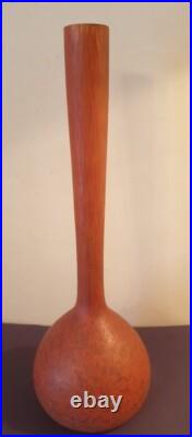 A. DELATTE, grand vase soliflore en verre marmoréen