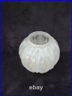 ANDRE HUNEBELLE Vase boule en verre pressé moulé signé A. HUNEBELLE ART DECO ANDRE HUNEBELLE Vase boule en verre pressé moulé signé A. HUNEBELLE ART DECO