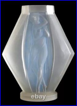 ART DECO VASE ETLING FRANCE CIRCA 1930 Modèle DANSEUSES BLANC MAT