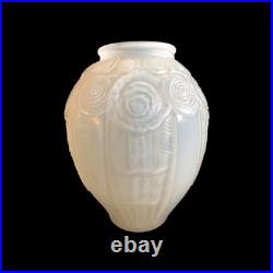 ART DECO VASE MODÈLE ROSES SIGNÉ André Hunebelle France Opalescent ART DECO VASE MODÈLE ROSES SIGNÉ André Hunebelle France Opalescent
