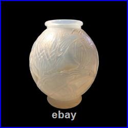 ART DECO VASE PIERRE D'AVESN CIRCA 1930 Modèle Nénuphar Opalescent