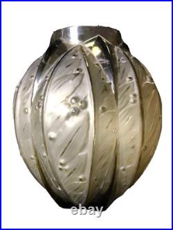 ART DECO VASE VERLYS FRANCE CIRCA 1930 Modèle LAURIERS FUMÉ