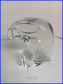 Aigle en cristal signé st-louis hauteur 10 cm largeur 9 cm 610gr