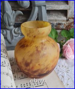 Ancien Petit Vase Boule En Pate De Verre Non Signe
