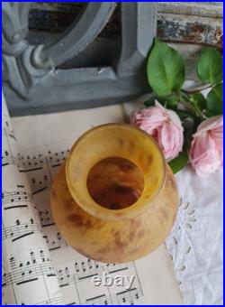 Ancien Petit Vase Boule En Pate De Verre Non Signe
