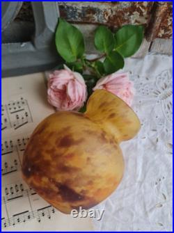 Ancien Petit Vase Boule En Pate De Verre Non Signe