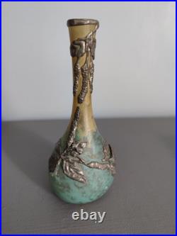 Ancien Vase Soliflore Pate de Verre Décor Relief en Etain Signé 1900