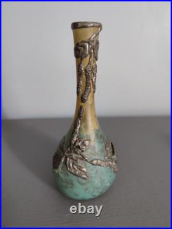 Ancien Vase Soliflore Pate de Verre Décor Relief en Etain Signé 1900