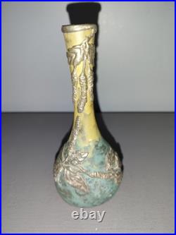 Ancien Vase Soliflore Pate de Verre Décor Relief en Etain Signé 1900