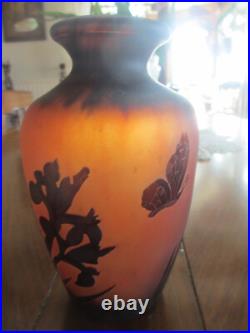 Ancien et rare vase signé La Rochère