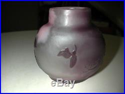 Ancien vase Gallé dégagé à l'acide à décor de glycines signature étoile No copy