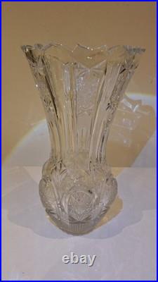 Ancien vase en cristal taillé rare 60 beaux détails blancs style baccarat