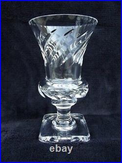 Ancien vase médicis en cristal de Sèvres Taillé Biseaux signé