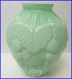 Ancien vase opaline verte boule art deco 1930 vigne raisin no pierre d avesn