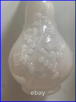 Ancienne Paire De Vases En Opaline Napoleon III Baccarat