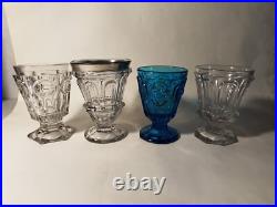 Anciens vases enverre moulé Charles 10 violette Anciens vases enverre moulé Charles 10 violette