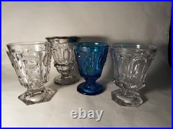 Anciens vases enverre moulé Charles 10 violette Anciens vases enverre moulé Charles 10 violette
