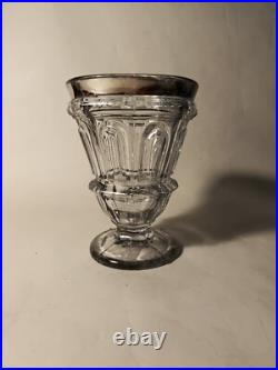 Anciens vases enverre moulé Charles 10 violette Anciens vases enverre moulé Charles 10 violette