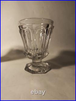Anciens vases enverre moulé Charles 10 violette Anciens vases enverre moulé Charles 10 violette