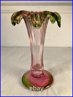 Attribué à Legras. Beau vase évasé en verre soufflé et teinté violet vert. 1900