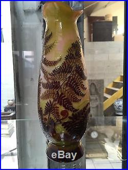 Authentique vase aux fougères signé Émile Gallé