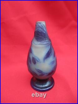 Authentique vase signé Gallé Décor floral dégagé à l'acide