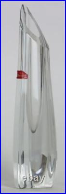BACCARAT Grand vase soliflore en cristal forme libre. H32 cm Tamponné
