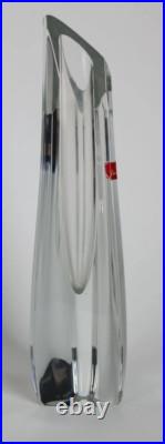BACCARAT Grand vase soliflore en cristal forme libre. H32 cm Tamponné