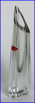BACCARAT Grand vase soliflore en cristal forme libre. H32 cm Tamponné