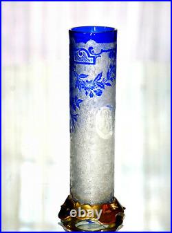 Baccarat, 1917. Vase tubulaire Églantier en cristal dégagé à lacide et bronze
