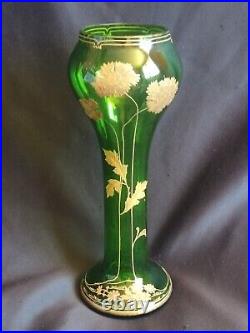 Baccarat / Vase en verre teinté vert et doré or aux fleurs / Art Nouveau