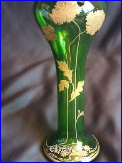 Baccarat / Vase en verre teinté vert et doré or aux fleurs / Art Nouveau