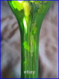 Baccarat / Vase en verre teinté vert et doré or aux fleurs / Art Nouveau