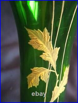 Baccarat / Vase en verre teinté vert et doré or aux fleurs / Art Nouveau