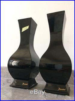 Baccarat rare paire de vases en cristal noir