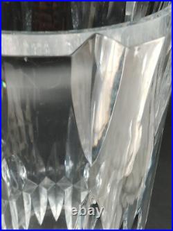 Beau Imposant Vase en Cristal Taillé signé Baccarat, 1970's 4,3kg H 25 cm
