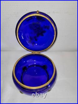 Bonbonnière en verre bleu cobalt soufflé Manufacture de Sèvres