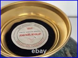 Bonbonnière en verre laqué aux tons verts signé Jean Noël Bouillet XXème