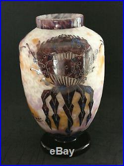 CHARDER LE VERRE FRANCAIS, Vase en verre multicouche décor Giroflées, H 24 cm