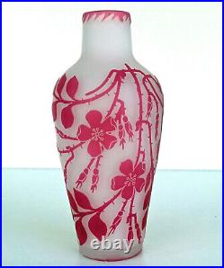 CRISTALLERIE DE PANTIN Vase en Verre Multicouche Gravé Acide Signé ca 1900