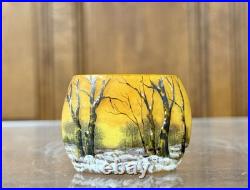 DAUM NANCY VASE MINIATURE OBLONG À DÉCOR DE FORÊT SOUS LA NEIGE, Art Nouveau