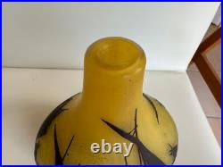 DAUM Nancy Vase verre multicouche dégagé à l'acide Retour des bateaux Ht 18 cms