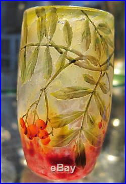 DAUM. Très beau vase signé