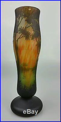 DAUM vase à décor de paysage lacustre début XX