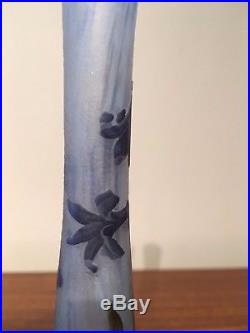 DAUM vase soliflore émaillé à décor de violettes vers 1900