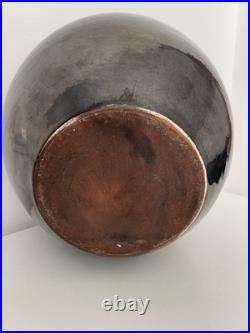 Dans le gout de Ruelland Vase boule noir satiné