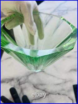 Daum Nancy Vase Art Déco en cristal teinté vert Vers 1930