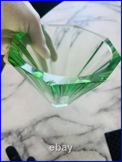Daum Nancy Vase Art Déco en cristal teinté vert Vers 1930