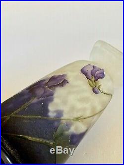 Daum Nancy, splendide vase décor gravé acide de violettes