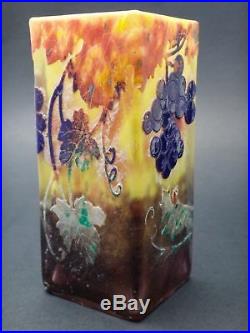 Daum Nancy vase décor à l'acide de feuilles de vignes et raisins